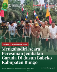 Hadiri Peresmian Jembatan Garuda di Dusun Babeko.